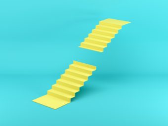 YellowstairwaymissingstepsinthemiddleisolatedonbluebackgroundMinimalconceptualideaconcept3DRender1570487846584594