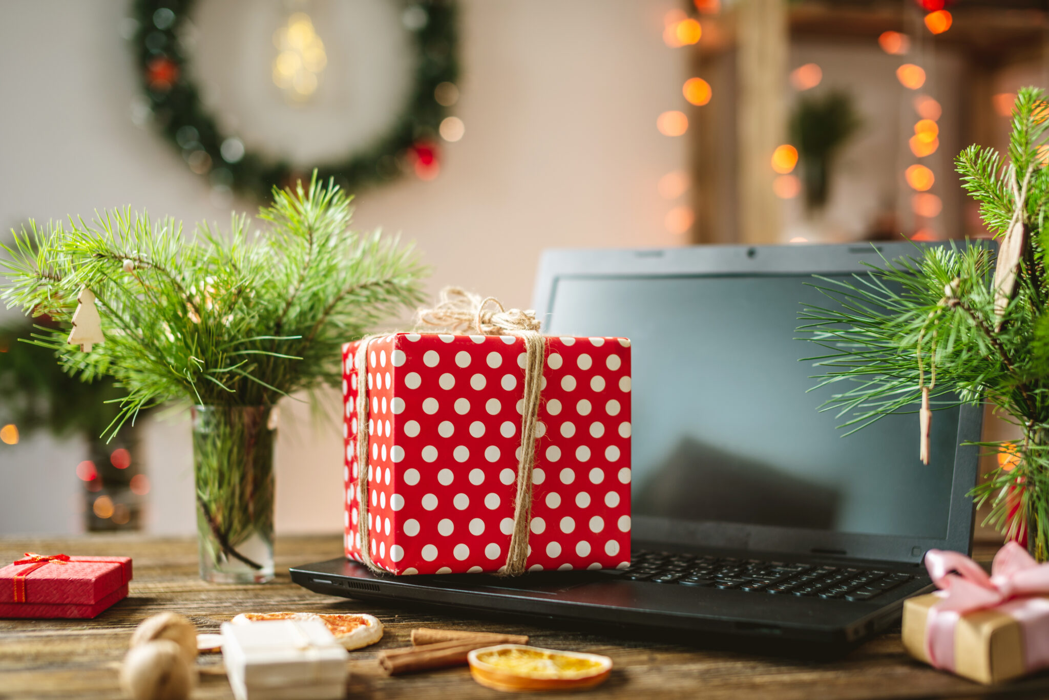 Holiday Desk Decorating